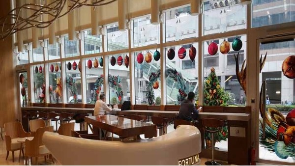 珠海喷绘玻璃贴给新年节日多一点色彩  -「力奇广告」