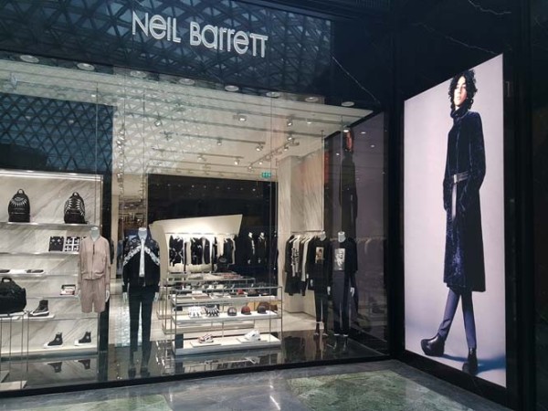 珠海喷绘大型商场超市走道灯箱画面用UV软膜，UV灯布  -「力奇广告」