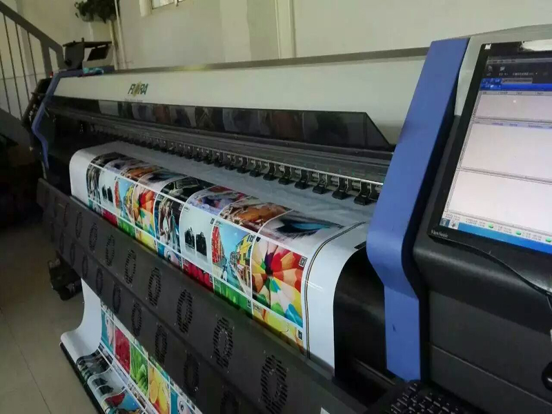 力奇广告喷绘-UV卷材喷绘机